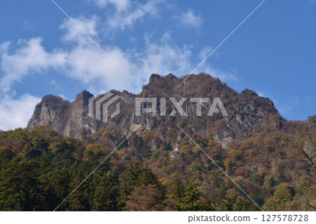 Mt. Myogi in sunny autumn, Gunma 127578728
