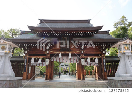 Minatogawa Shrine 127578825