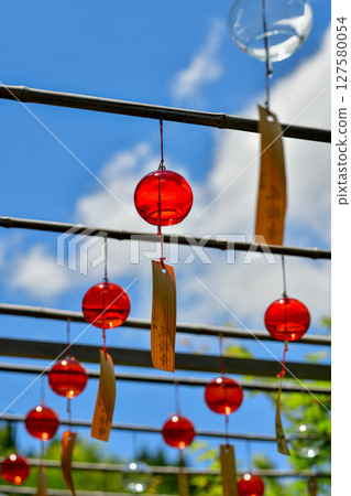 朱紅色的風鈴奏響夏日之聲 127580054