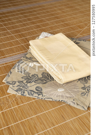 Yukata placed in a Japanese-style room - a symbol of summer 127580995