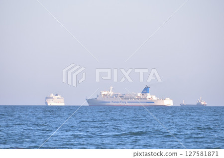 Cruise ship stopover Cruise ship stopover 127581871