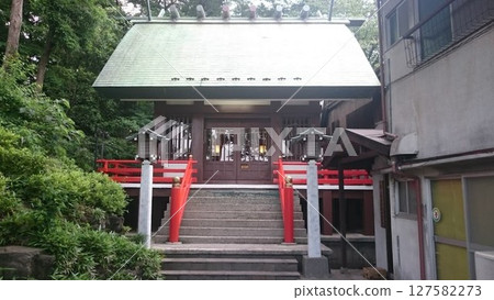 Higashiyama Fujiinari Shrine, located in Shimo Ochiai, Shinjuku Ward 127582273