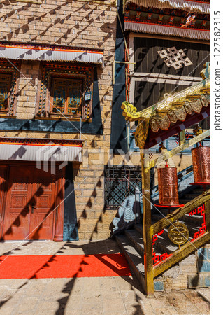 Architecture of Songzanlin Monastery on a Sunny Day 127582315