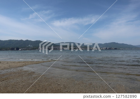從宮島海岸眺望瀨戶內海（廣島縣二十日市市） 127582890