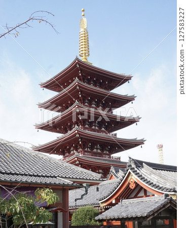 淺草：藍天映襯下的五重塔 127583227