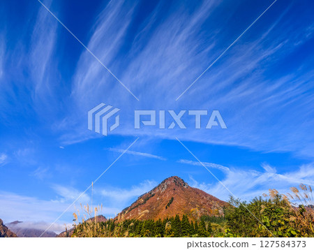 初冬的天空 127584373