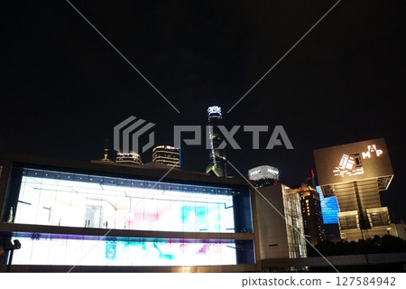 上海的夜景 127584942