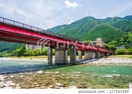 Gero Bridge and Gero Onsen Town (Gero City, Gifu Prefecture) 127585898