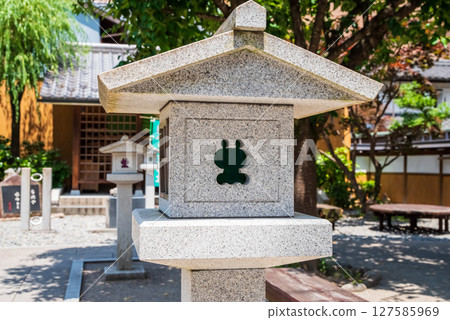 Scenery of Gero Onsen town: "Frog Shrine" 127585969