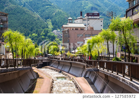溫泉街風景【下呂溫泉】(岐阜縣下呂市) 溫泉街風景【下呂溫泉】(岐阜縣下呂市) 127585972