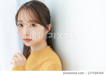 Female beauty portraits, skin care, cosmetics 127588309