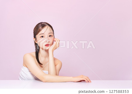 Female beauty portraits, skin care, cosmetics 127588353