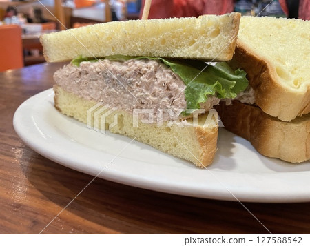 美味的鮪魚三明治 美味的鮪魚三明治 127588542