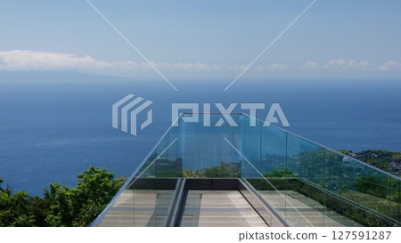 The observation bridge of "Cafe 321" at the top of Mount Komuro in Ito City, Shizuoka Prefecture 127591287