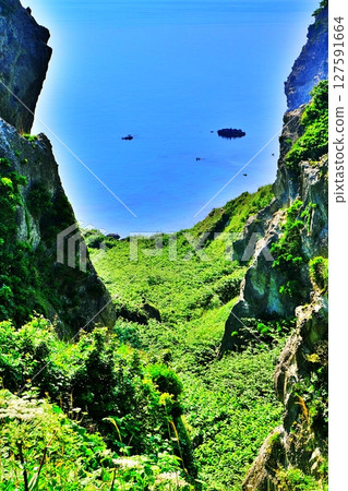 Muroran City: Spectacular views of the Etomo Peninsula Outer Coast (Harukaramoi) 127591664