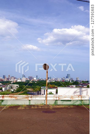 仙台市的夏季景色和山上的凸面鏡 仙台市的夏季景色和山上的凸面鏡 127591683