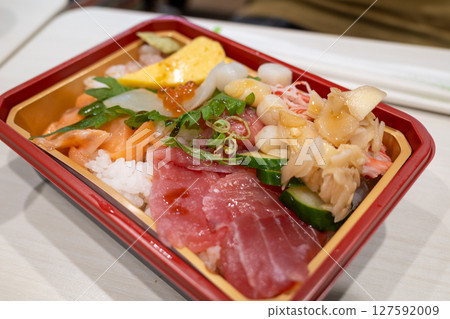 Very delicious supermarket bento and side dishes I had in Bizen City, Okayama Prefecture, Japan 127592009