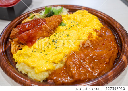 Very delicious supermarket bento and side dishes I had in Bizen City, Okayama Prefecture, Japan 127592010