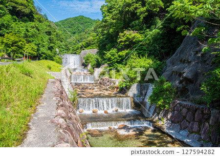 侵蝕控制壩(三重縣菰野町三瀧川) 侵蝕控制壩(三重縣菰野町三瀧川) 127594282