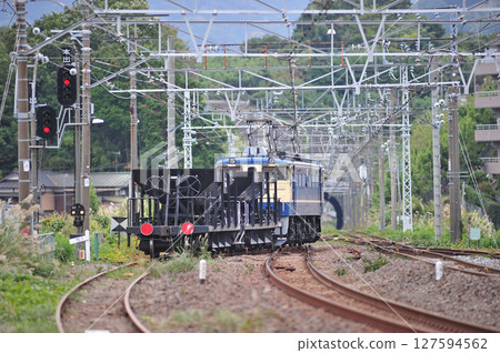 Tokaido Line Manazuru JR East EF65-1105 (Tabata) + Hoki 800 Manazuru Works 127594562