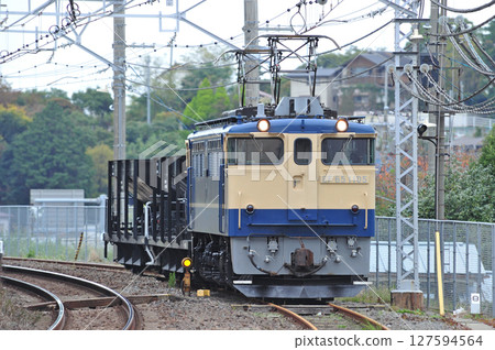 東海道線 真鶴 JR 東日本 EF65-1105（田端）+ Hoki 800 真鶴工廠 127594564