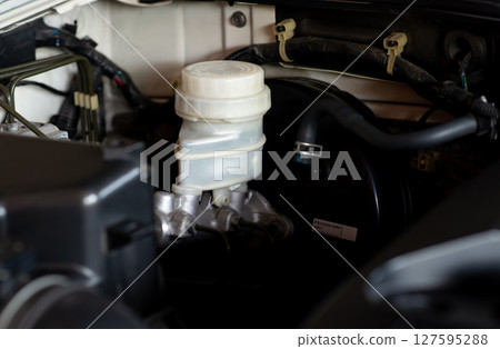 Car brake fluid container brake pump 127595288