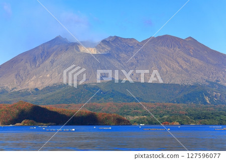 【鹿兒島縣】沐浴著朝陽的櫻島昭和火山口 127596077
