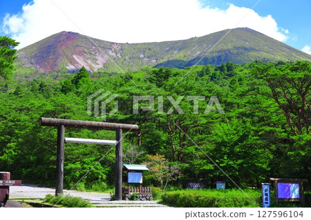 [宮崎縣] 從高千穗川看到的高千穗峰（霧島山） 127596104