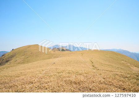 The traverse route from Mt. Mitsumine to Mt. Tsurugi 127597410