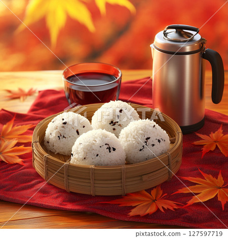 在紅葉中享用秋色飯糰和溫暖 127597719
