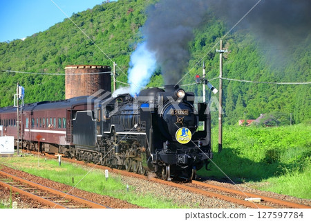 [Yamaguchi Prefecture] The SL Yamaguchi departs from Sasame Station, billowing black smoke. 127597784