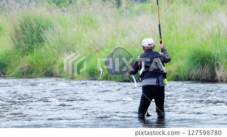 Yuyu fishing scenery Yuyu fishing scenery 127598780
