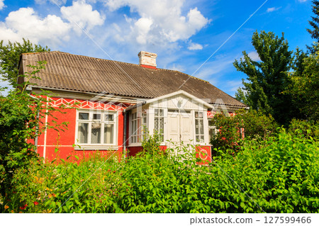 Small house in the ukrainian village 127599466