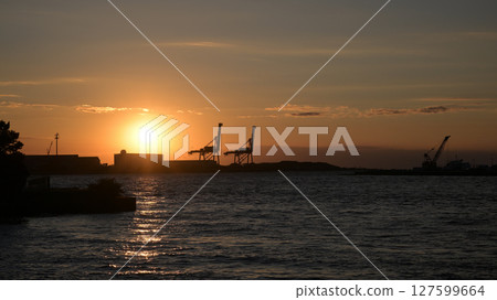 Chiba Port dyed in the sunset Chiba Port dyed in the sunset 127599664