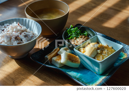 Japanese breakfast set with natto and multigrain rice 127600020