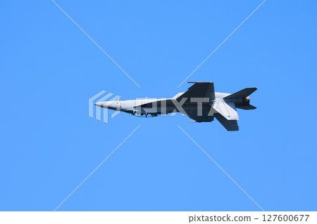 大黃蜂表演特技飛行 127600677