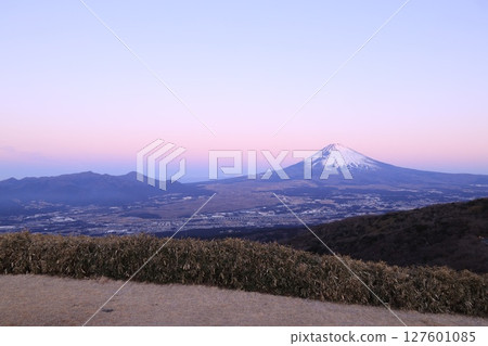 Mt. Fuji before dawn 127601085