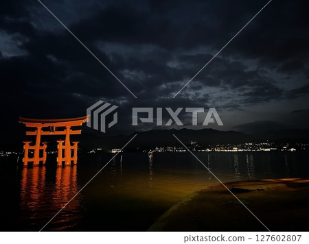 宮島的夜晚 宮島的夜晚 127602807