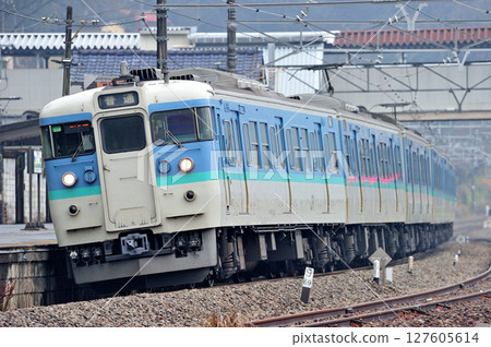 中央幹線上野原JR東日本115系列C13編組（長野） 127605614