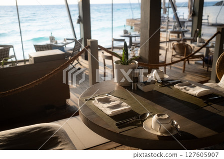 Maldives sea and cottages 127605907