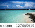 Maldives sea and cottages 127605915