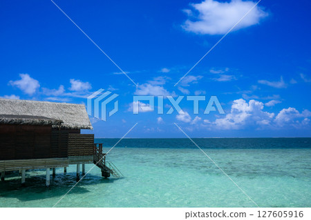 馬爾地夫海和小屋 127605916