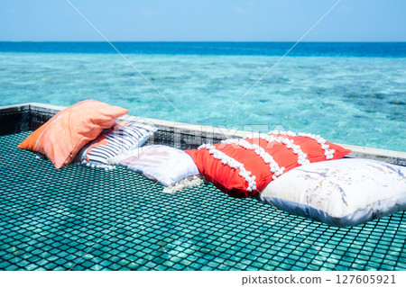 Maldives sea and cottages 127605921