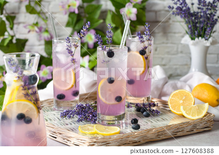 lavender spritz cocktail lavender spritz cocktail 127608388