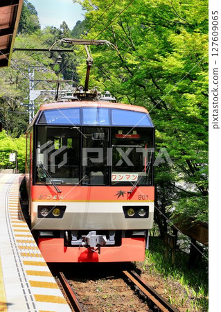 通往「鞍馬、貴船」和「比叡山」的鐵路線…擁有山間鐵路感覺的睿山電鐵900系「Kirara」全景車 127609065