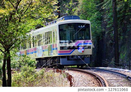 開往「馬鞍馬、貴船」、「比叡山」的鐵路…感受山間鐵路的睿山電鐵800系列 127611068