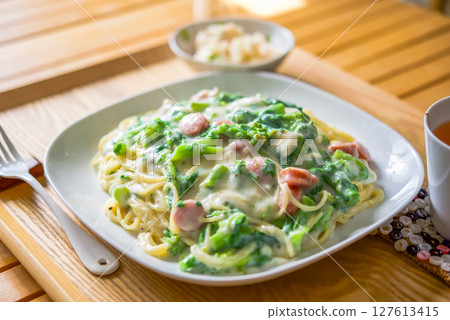 Rape blossom cream pasta Rape blossom cream pasta 127613415