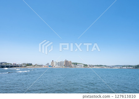 Katase Higashihama Beach seen from Enoshima 127613810