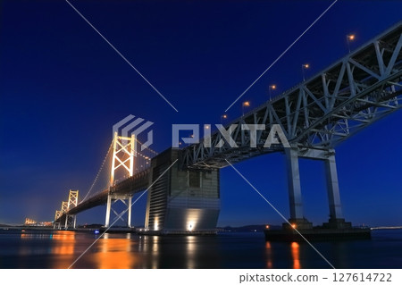 [香川縣]從瀨戶大橋紀念公園看到的“瀨戶大橋”夜景（點亮） 127614722