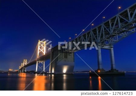 [香川縣]從瀨戶大橋紀念公園看到的“瀨戶大橋”夜景（點亮） 127614723